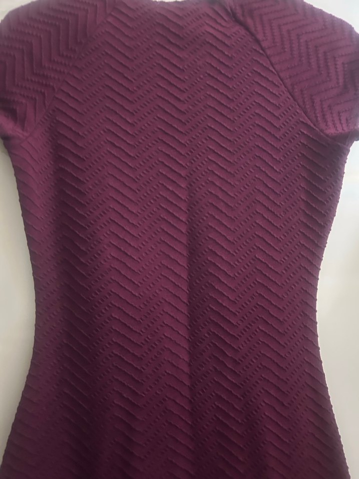 Bordo V Yaka Kısa Kollu Midi Elbise - Görsel 5