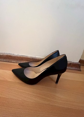 Siyah Rugan Stiletto Topuklu Kadın Ayakkabı