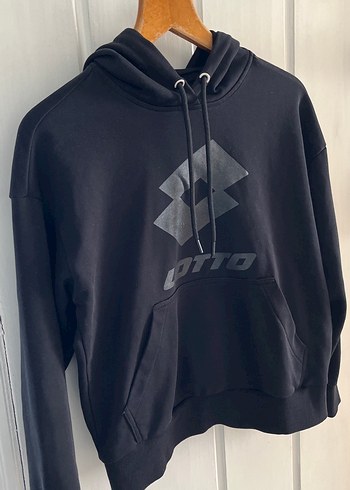 Siyah Kapüşonlu Oversize Sweatshirt