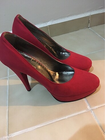 39 Beden Kırmızı topuklu ayakkabı