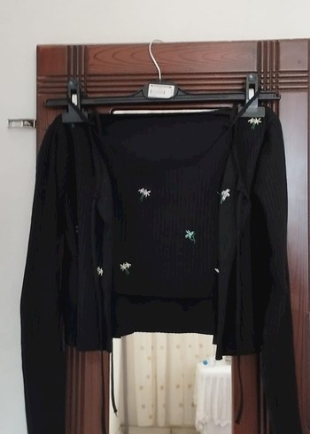Nakışlı Siyah Mini Triko Bluz hırka takımı