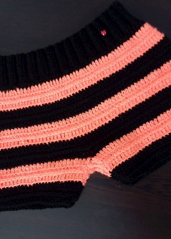 Renkli Çizgili Kadın Triko Mini Şort - Görsel 3