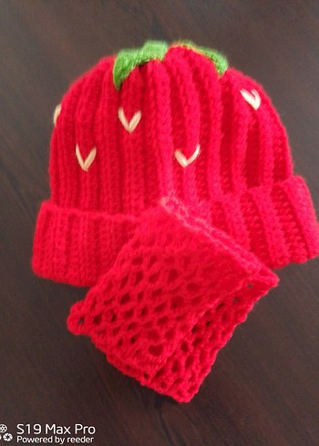 Kırmızı Çilek Örgü Bere ve FileEldiven - Görsel 2