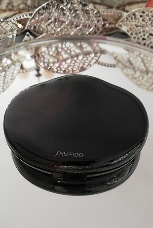 Shiseido shiseido etiketi üzerinde