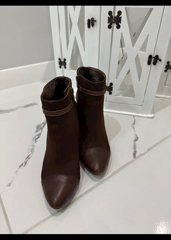 Kahverengi Deri Stiletto Topuklu Kadın Bot