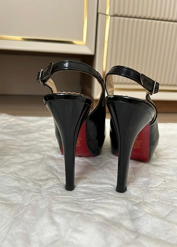 Diğer Klasik Siyah Tokalı Stiletto