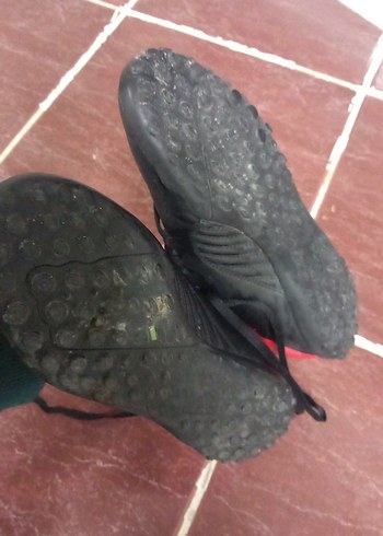 Erkek Siyah-Kırmızı Adidas Futbol Ayakkabısı - Görsel 2