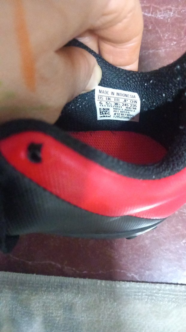 Erkek Siyah-Kırmızı Adidas Futbol Ayakkabısı - Görsel 4