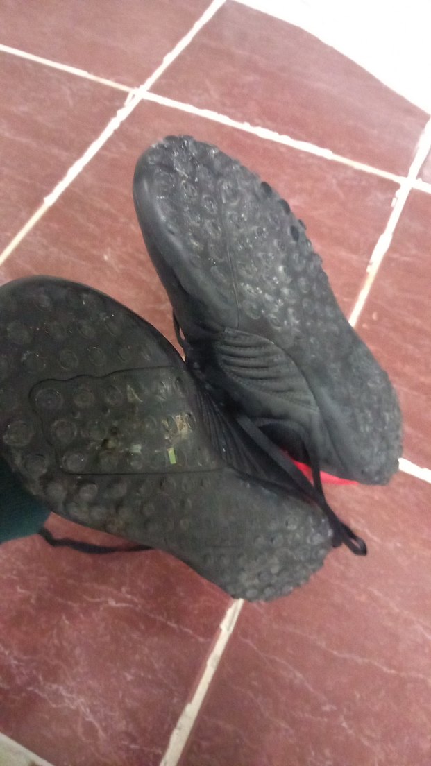 Erkek Siyah-Kırmızı Adidas Futbol Ayakkabısı - Görsel 2