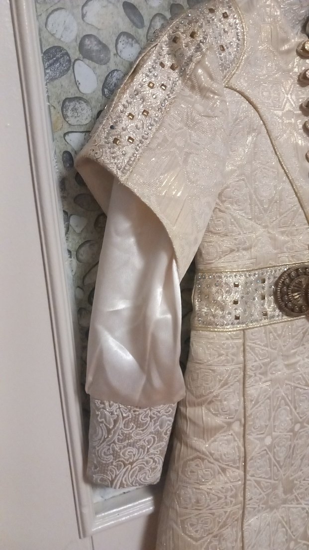 İşlemeli Beyaz Düğmeli Erkek Çocuk Takımı - Görsel 3