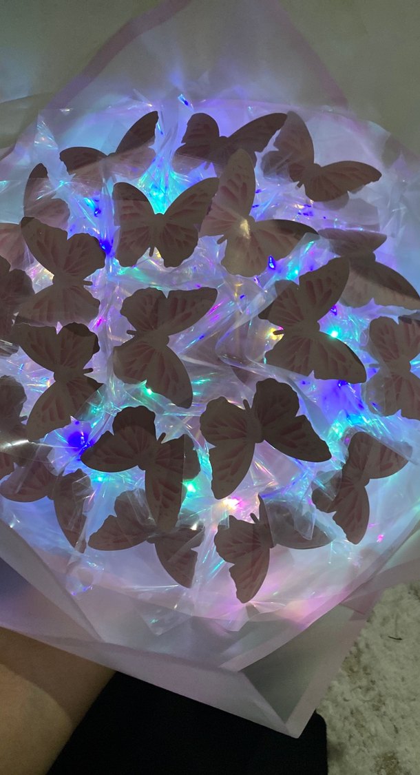 Şeffaf Pembe Kelebek Desenli çiçek buketi - Görsel 4