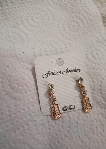 Altın Renk Mini Rock Punk Küpe - Görsel 4