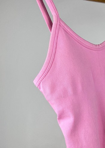 Pembe V Yaka Kadın Atlet - Görsel 2