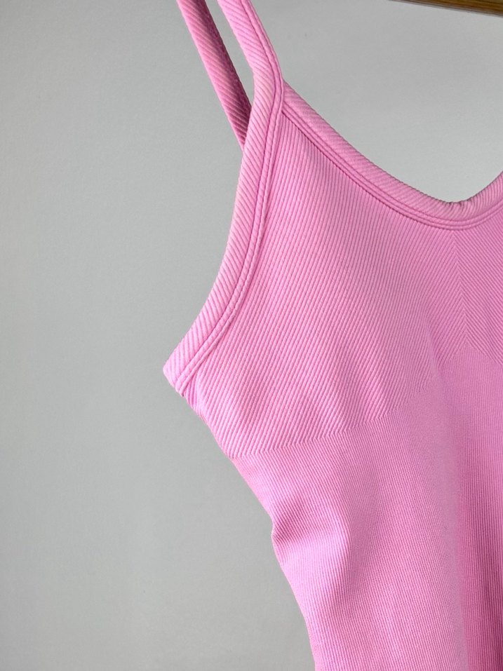 Pembe V Yaka Kadın Atlet - Görsel 2