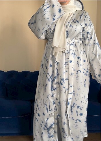 Uzun Bağcıklı Batik Desenli Kadın Sabahlık saten