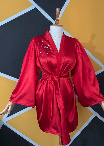 Zara Nakışlı Parlak Kırmızı Uzun Kollu Kadın Sabahlık kimono saten