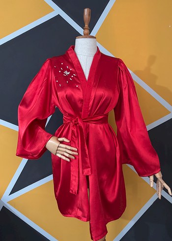 Nakışlı Parlak Kırmızı Uzun Kollu Kadın Sabahlık kimono saten