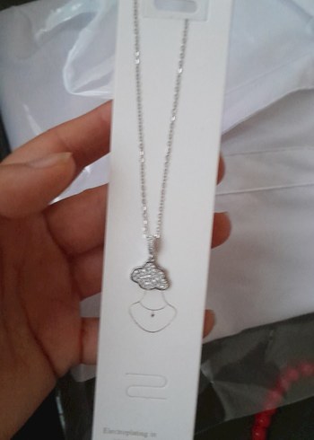 Uzun Zincirli Minimalist Kadın Kolye - Görsel 3