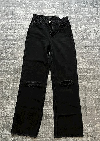 Siyah Regular Fit Yırtık Kadın Kot Pantolon