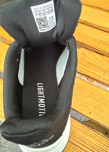 38,5 Beden Siyah Adidas Bağcıklı Spor Ayakkabı