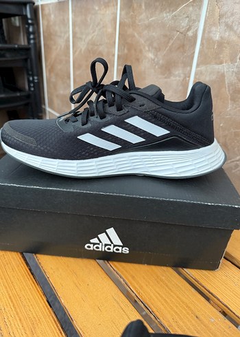 Siyah Adidas Bağcıklı Spor Ayakkabı