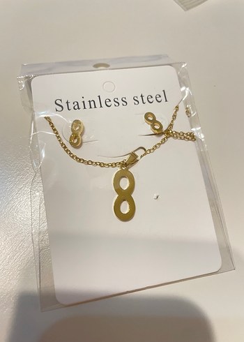 Altın Renkli Zincir Detaylı Minimalist Kısa Kolye Küpe