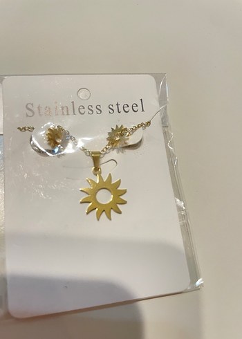 Altın Renkli Mini Güneş Figürlü Kadın Kolye Küpe