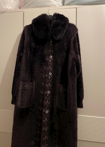 Uzun Siyah Kürklü Kadın Kaban - Görsel 3