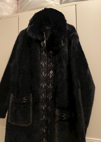 Uzun Siyah Kürklü Kadın Kaban - Görsel 6