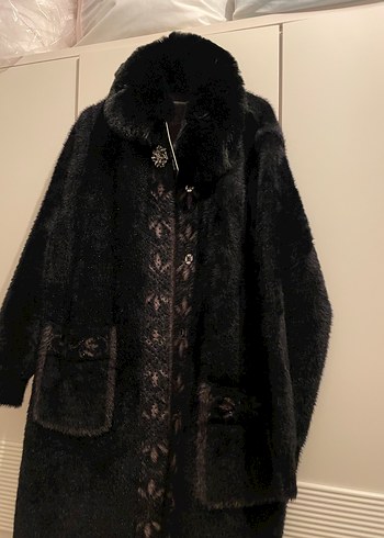 Uzun Siyah Kürklü Kadın Kaban - Görsel 2