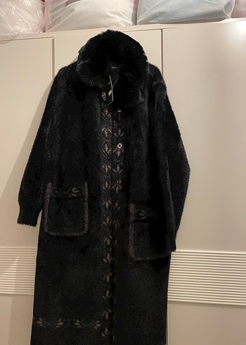 Uzun Siyah Kürklü Kadın Kaban - Görsel 13