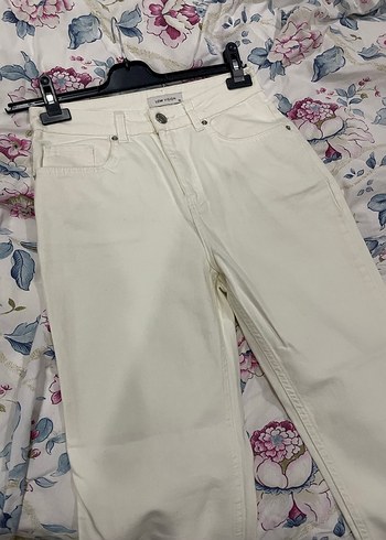 Kadın Ekru Düz Kesim Midi Pantolon - Görsel 3