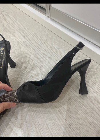 Siyah taşlı Stiletto - Görsel 2