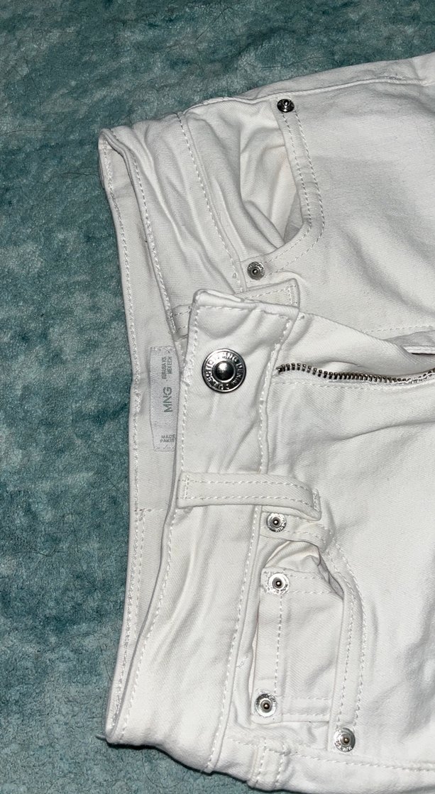 Düğmeli Beyaz Kadın Kot Pantolon - Görsel 2