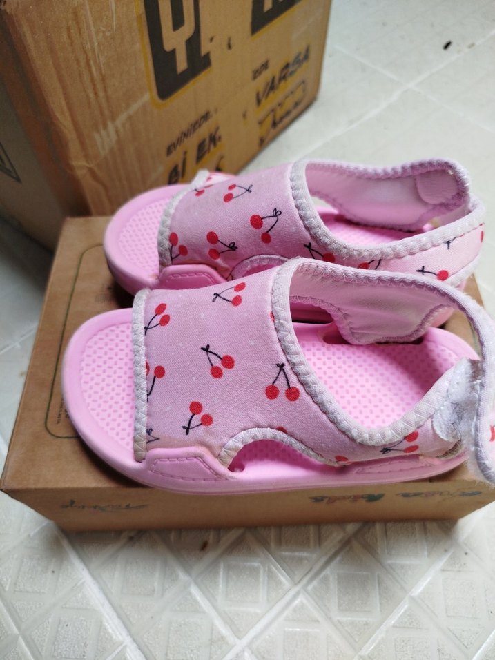 Kız Çocuk Pembe Kiraz Desenli Cırt Cırtlı Terlik - Görsel 3