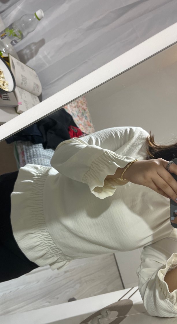 Beyaz Yüksek Yaka Kadın Bluz - Görsel 3