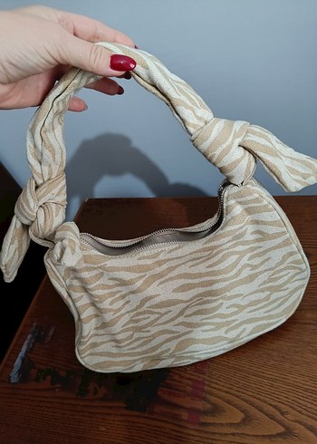 Zara marka Bej Zebra Desenli Kadın Omuz Çantası - Görsel 2