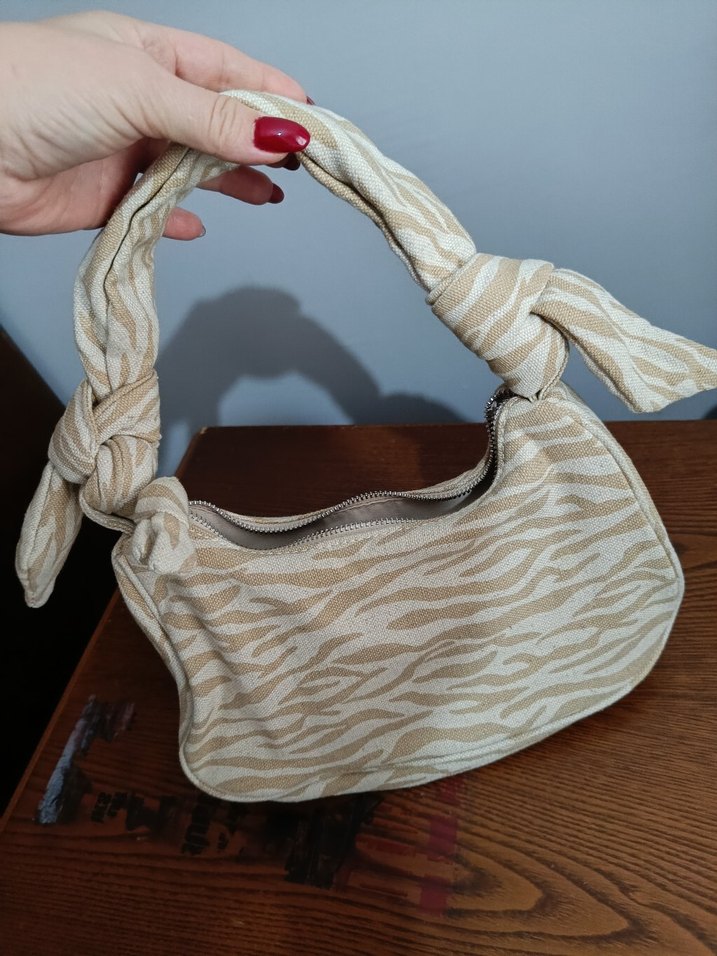 Zara marka Bej Zebra Desenli Kadın Omuz Çantası - Görsel 2