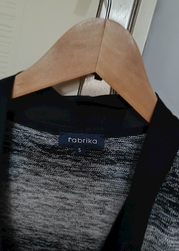 Gri Bağlama Desenli Uzun Kollu Triko Hırka - Görsel 2