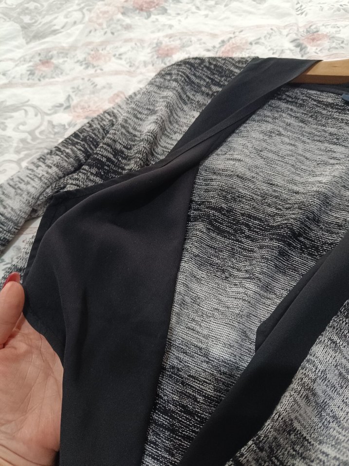 Gri Bağlama Desenli Uzun Kollu Triko Hırka - Görsel 4