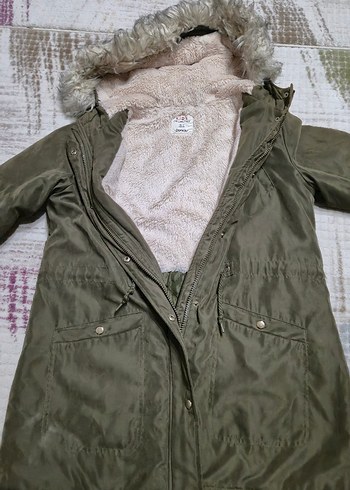 Haki Uzun Peluş Detaylı Kız Çocuk Ceket