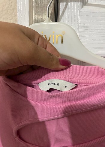 Pembe V Yaka Kısa Kollu Crop - Görsel 3