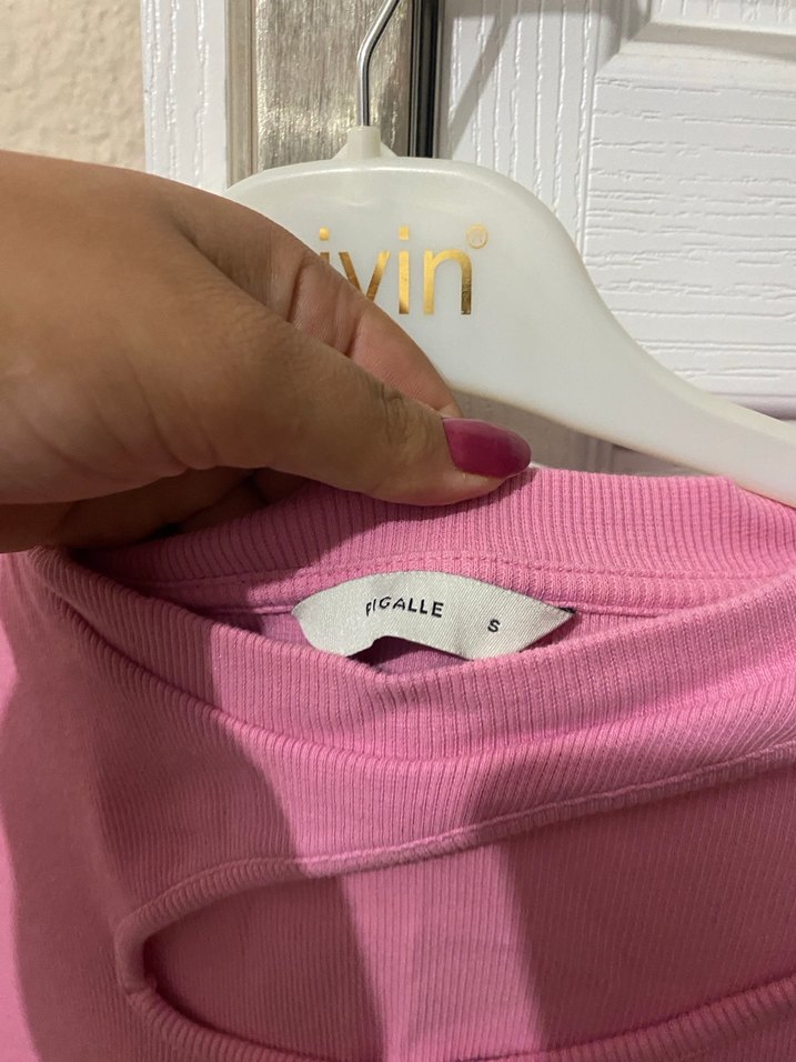 Pembe V Yaka Kısa Kollu Crop - Görsel 3