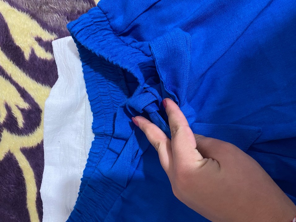 Parlak Mavi Keten Şort - Görsel 4