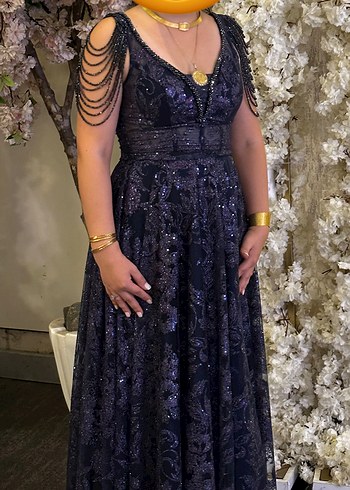 Lacivert V Yakalı Uzun Gotik İşlemeli Abiye