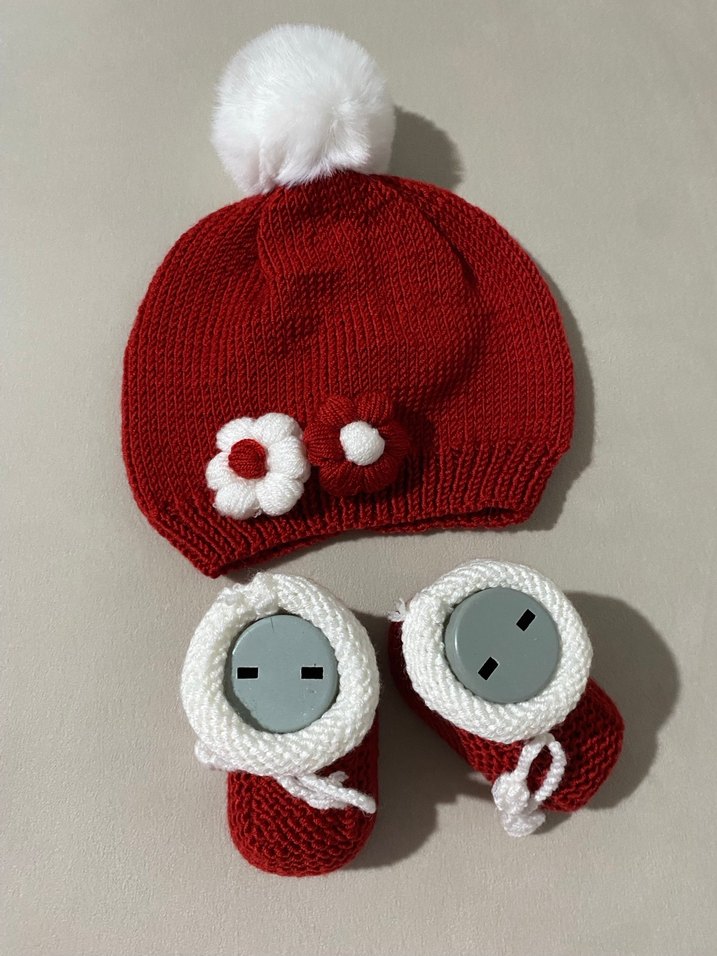 Kırmızı İşlemeli Örgü Çocuk Bere ve Eldiven Seti - Görsel 3