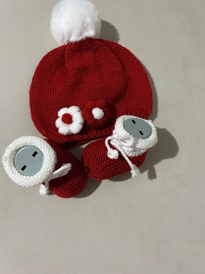 Kırmızı İşlemeli Örgü Çocuk Bere ve Eldiven Seti - Görsel 2