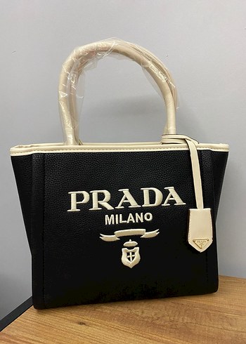 PRADA MİLANO