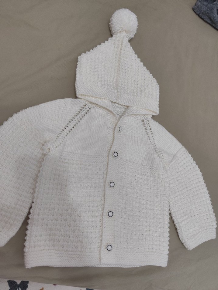 Kız Çocuk Beyaz Örgü Hırka Kapüşonlu - Görsel 2