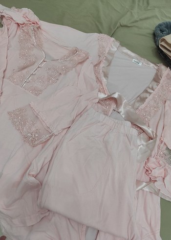 Pembe Nakış Detaylı Uzun Kollu Kadın Gecelik lohusa takım - Görsel 4